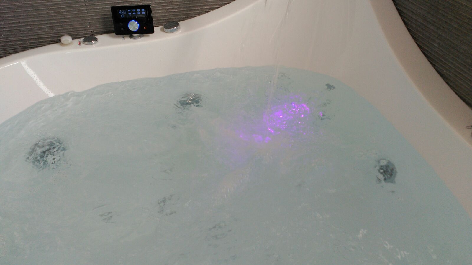 BAÑERA DE HIDROMASAJE BALLENA